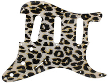 Lade das Bild in den Galerie-Viewer, SCRATCH-IT custom print USA sized Stratocaster pickguards
