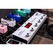 Load image into Gallery viewer, Mooer L6 Mkii Programmable Fx Loop Switcher
