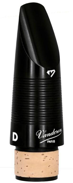 Vandoren B40D (CM36078) German series. Produces a compact and centered sound.